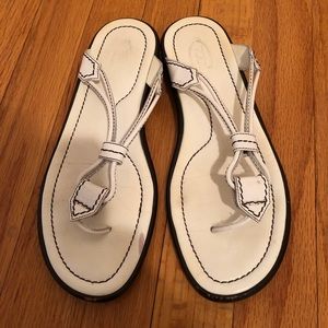 TOD’S leather sandals